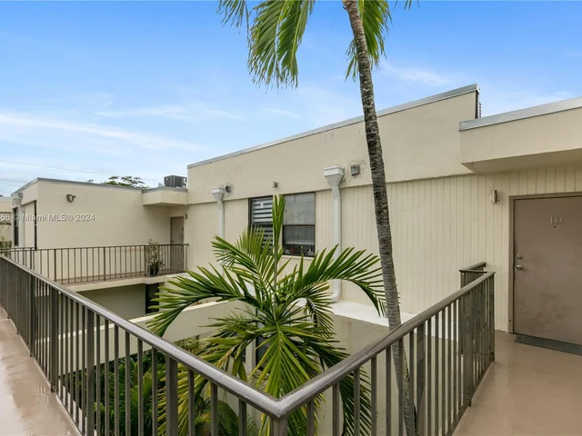 20291 NE 30th Ave # 10, Aventura FL 33180