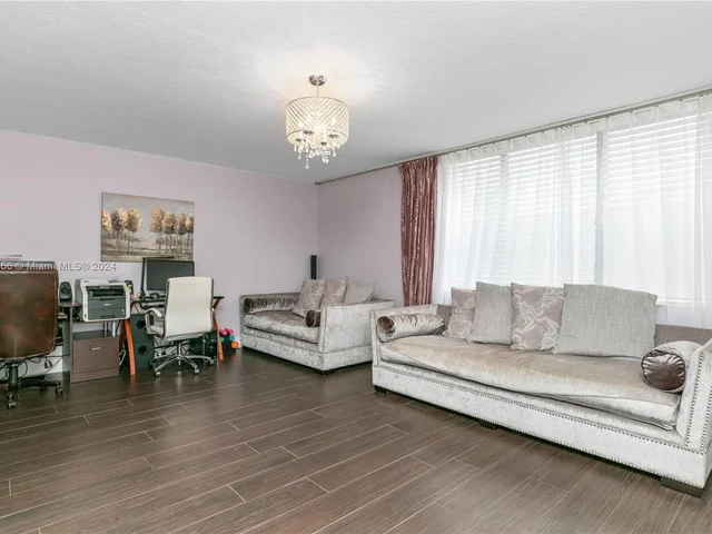 20291 NE 30th Ave # 10, Aventura FL 33180