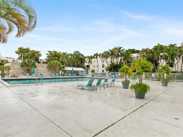 20291 NE 30th Ave # 10, Aventura FL 33180