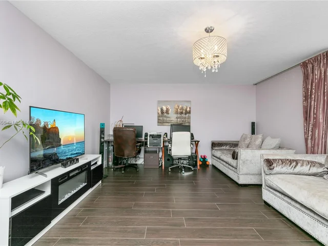 20291 NE 30th Ave # 10, Aventura FL 33180