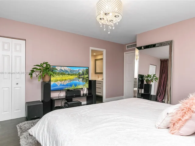 20291 NE 30th Ave # 10, Aventura FL 33180