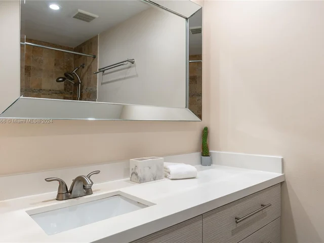 20291 NE 30th Ave # 10, Aventura FL 33180