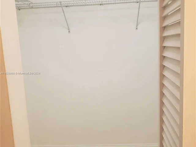 468 NE 206th Ln # 211, Miami FL 33179