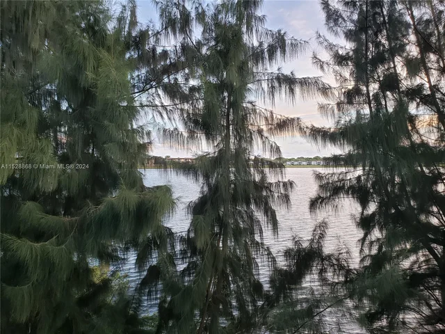 468 NE 206th Ln # 211, Miami FL 33179