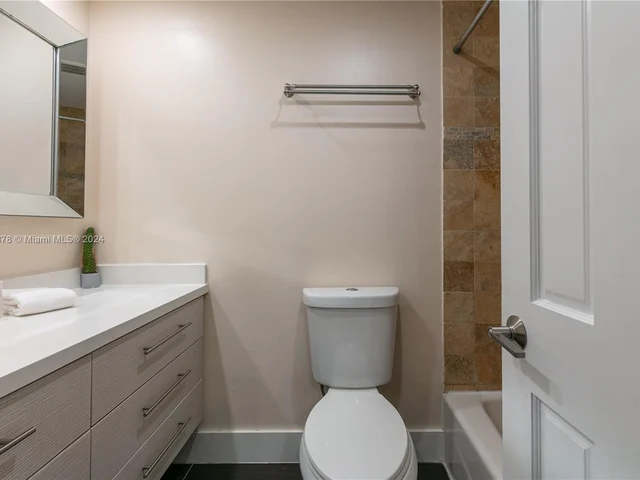 20291 NE 30th Ave # 10, Aventura FL 33180