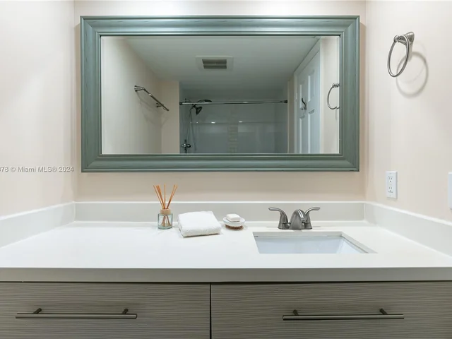 20291 NE 30th Ave # 10, Aventura FL 33180