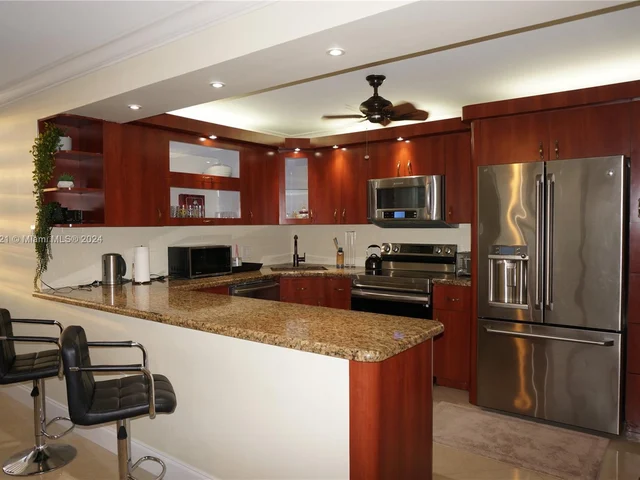 2750 NE 183rd St # 2303, Aventura FL 33160