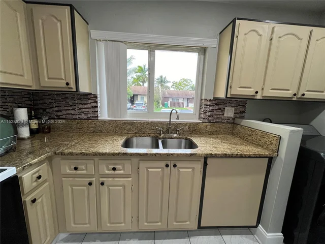 11615 SW 123rd Ave, Miami FL 33186