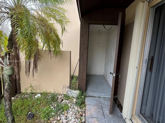 11615 SW 123rd Ave, Miami FL 33186