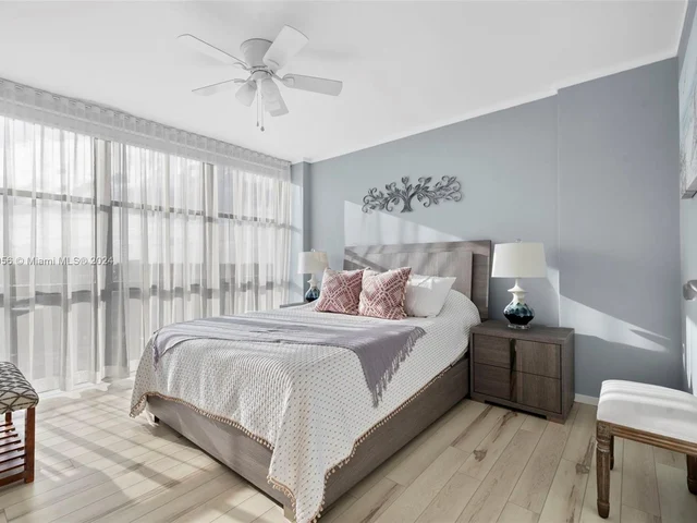 1000 Parkview Dr # 607, Hallandale Beach FL 33009