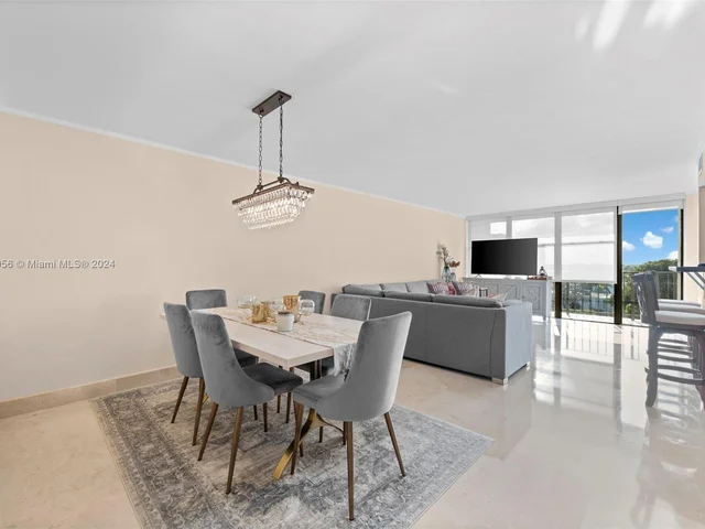 1000 Parkview Dr # 607, Hallandale Beach FL 33009