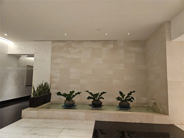 200 Biscayne Boulevard Way # 4809, Miami FL 33131