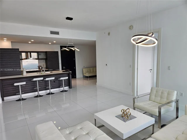 200 Biscayne Boulevard Way # 4809, Miami FL 33131