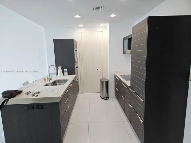 200 Biscayne Boulevard Way # 4809, Miami FL 33131