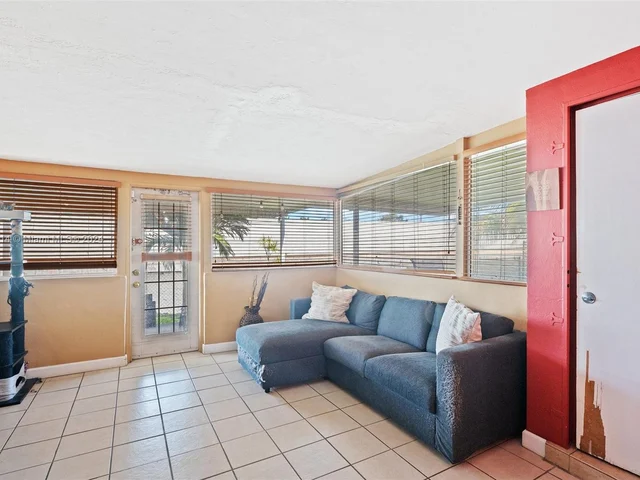 1307 NW 36th Ave, Miami FL 33125