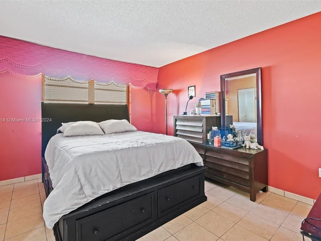 1307 NW 36th Ave, Miami FL 33125