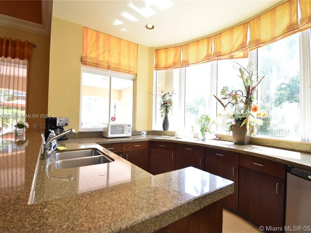 410 S Park Rd # 207, Hollywood FL 33021