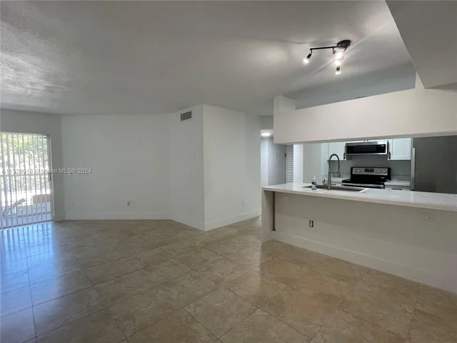 410 S Park Rd # 207, Hollywood FL 33021