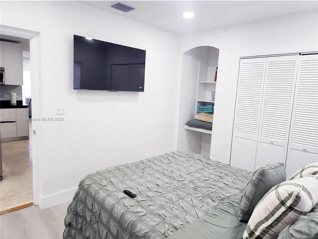 1521 NE 5th Terrace, Fort Lauderdale FL 33304