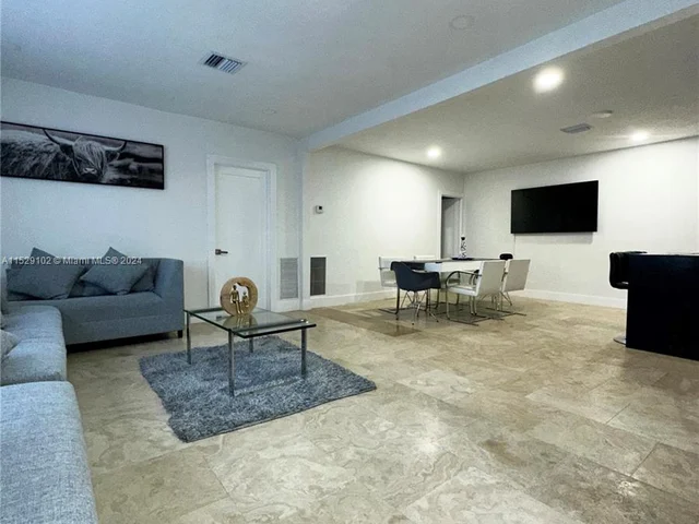 1521 NE 5th Terrace, Fort Lauderdale FL 33304