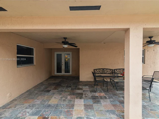 6333 NW 180th Ter, Hialeah FL 33015