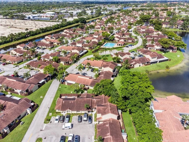 6333 NW 180th Ter, Hialeah FL 33015