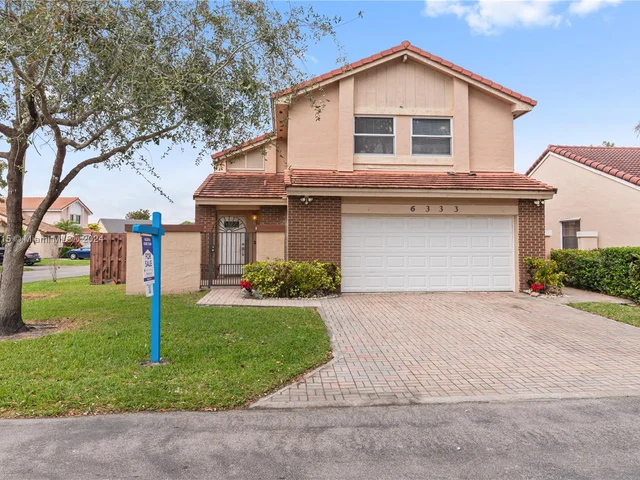 6333 NW 180th Ter, Hialeah FL 33015