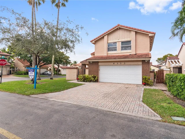 6333 NW 180th Ter, Hialeah FL 33015