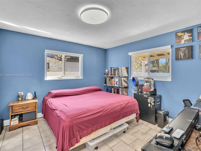 11040 NW 21st St, Pembroke Pines FL 33026