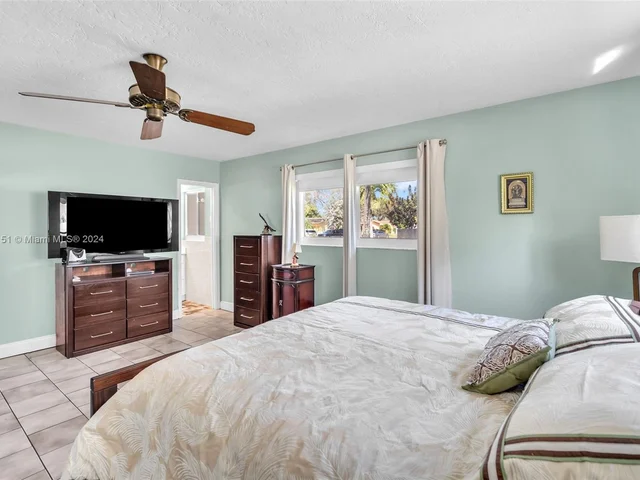 11040 NW 21st St, Pembroke Pines FL 33026