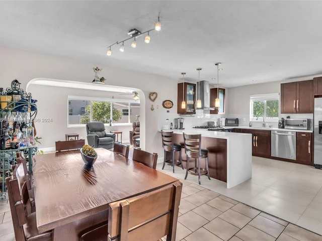 11040 NW 21st St, Pembroke Pines FL 33026