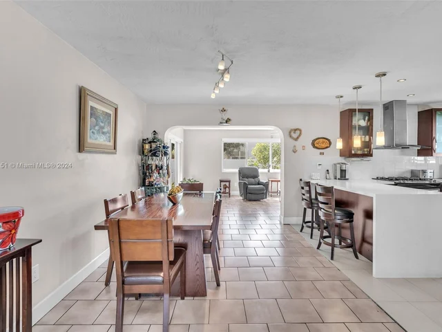 11040 NW 21st St, Pembroke Pines FL 33026