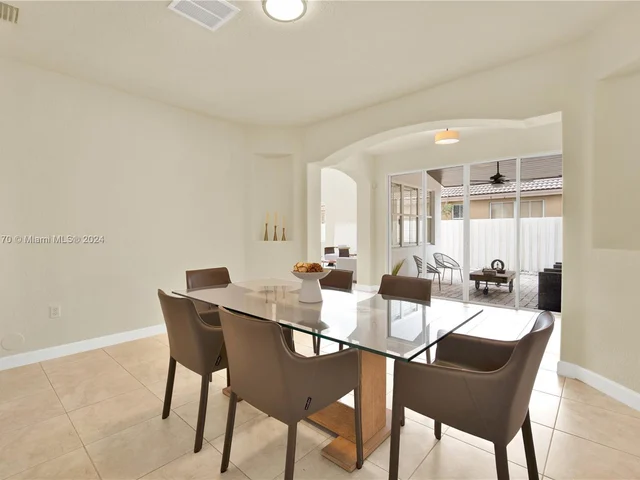 8324 NW 115th Ct # 8324, Doral FL 33178