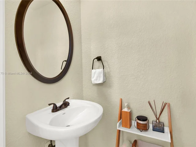 8324 NW 115th Ct # 8324, Doral FL 33178