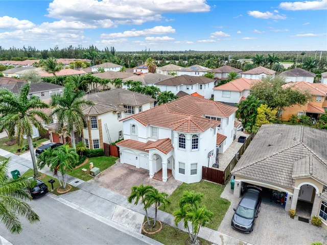 8324 NW 115th Ct # 8324, Doral FL 33178