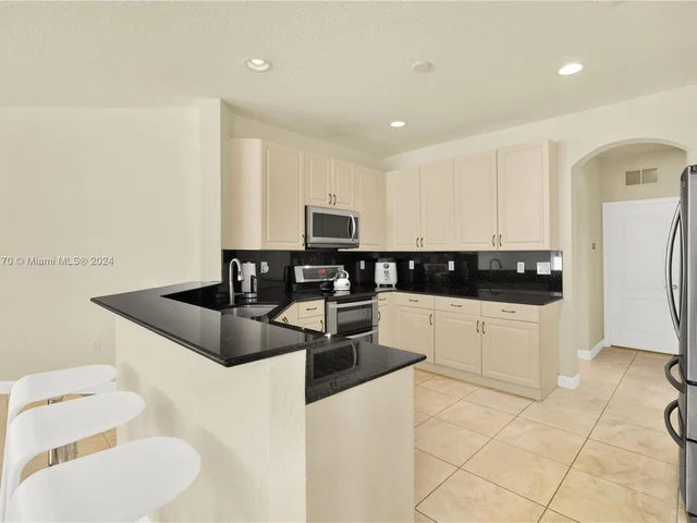 8324 NW 115th Ct # 8324, Doral FL 33178