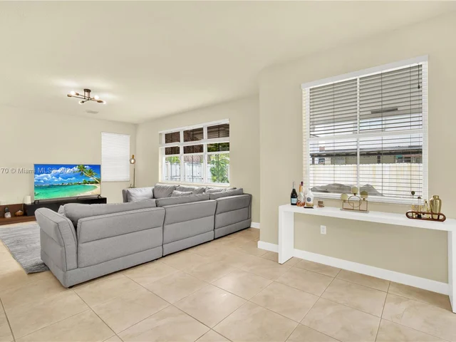 8324 NW 115th Ct # 8324, Doral FL 33178