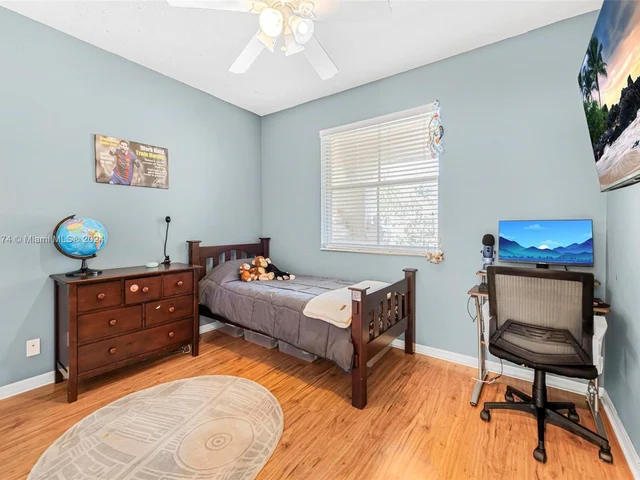 5862 NW 120th Ter, Coral Springs FL 33076