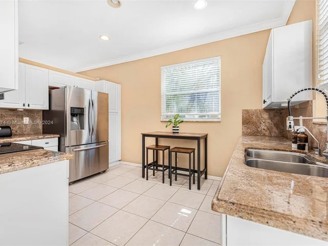 5862 NW 120th Ter, Coral Springs FL 33076