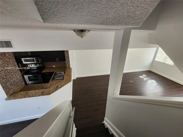 2911 NE 185th St # 2102, Aventura FL 33180