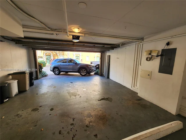 2911 NE 185th St # 2102, Aventura FL 33180