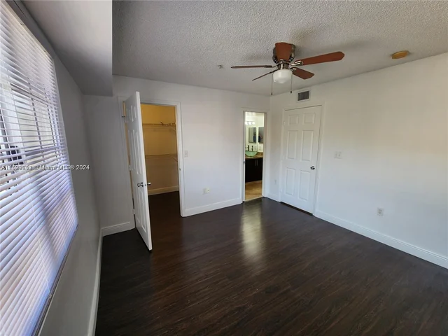 2911 NE 185th St # 2102, Aventura FL 33180