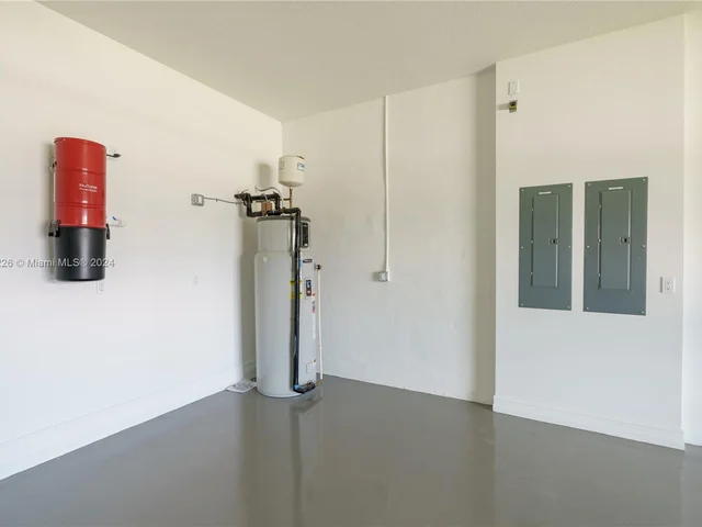 14850 Millstone Ranches Dr, Davie FL 33331