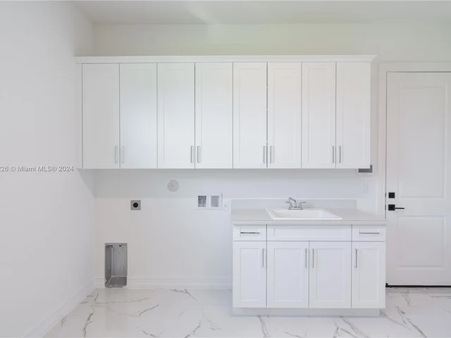 14850 Millstone Ranches Dr, Davie FL 33331