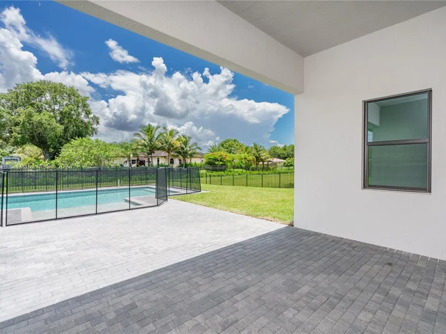 14850 Millstone Ranches Dr, Davie FL 33331