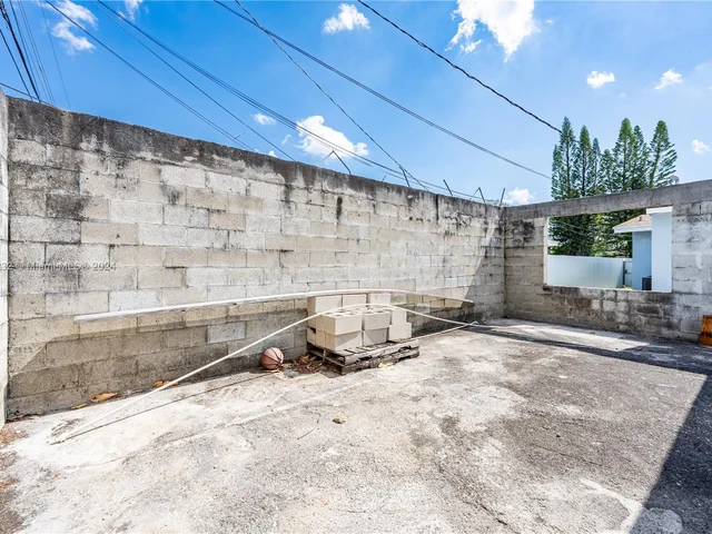 2821 NW 171st Ter, Miami Gardens FL 33056