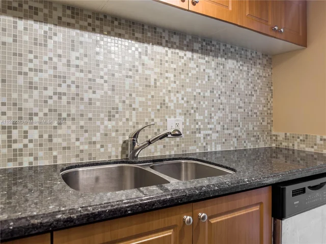 280 SW 20th Rd # 702, Miami FL 33129