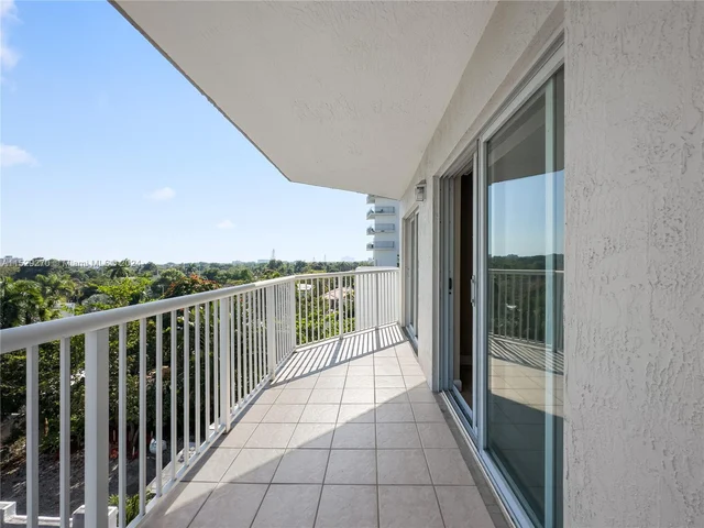 280 SW 20th Rd # 702, Miami FL 33129