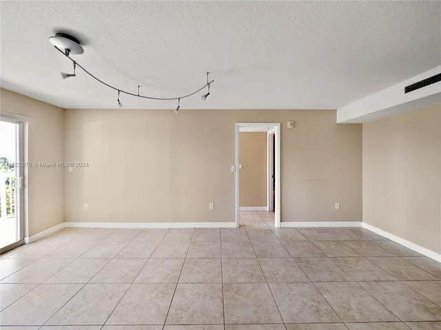 280 SW 20th Rd # 702, Miami FL 33129