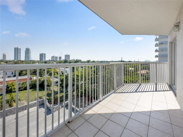 280 SW 20th Rd # 702, Miami FL 33129